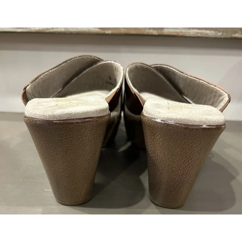 Munro‎ American Yuma Women's Sandals Criss Cross Brown Slip On Sz 8M Made in USA